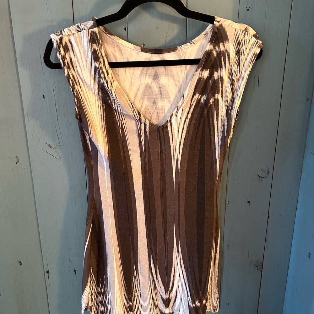 Abstract Patterned Women's Top. Size Small - Picture 2 of 6